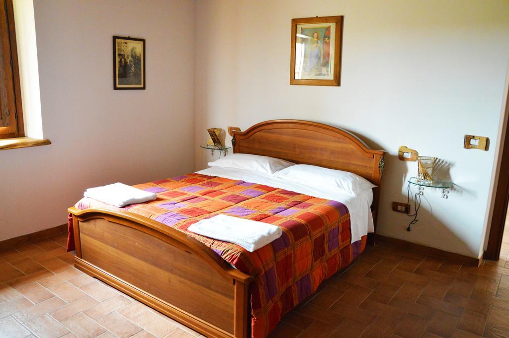 Agriturismo La Collina Villa มัสซา มาร์ตานา ภายนอก รูปภาพ
